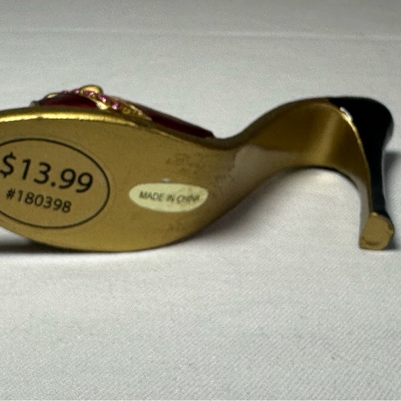 Shoe - Picture 10 of 12